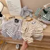 Nuevos conjuntos de ropa interior para niños de otoño e invierno, que incluyen pijamas con forro polar para niños y ropa de estar más gruesa para niñas, disponibles como conjunto de dos piezas para venta al por mayor