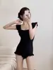 Fabricante Mayorista Transfronterizo 2025 Nuevo Baño Termal Coreano Sexy Espalda Descubierta Manga Corta Dobladillo en Oreja Traje de Baño de Una Pieza para Mujer