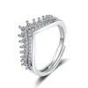 Anillo de Diamante en Forma de V con Corona de Lujo Ligero Estilo Ins para Mujer Diseño de Nicho Elegante Versátil Regalo de Cumpleaños para Novia Venta Directa de Fábrica
