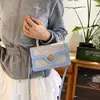 Bolsa de Mão e Bolsa Transversal de Design Exclusivo 2025 Novo Modelo, Alto Valor Estético, Bolsa Quadrada Pequena Requintada e Bonita Vintage, Bolsa de Ombro Estilosa