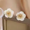 Brincos de flor em concha natural com pino de prata 925 para mulheres, banhados a ouro 18K real, elegantes e estilosos, com zircônia, brincos de moda de alta qualidade