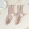 Meias Personalizadas para Mulheres Cor de Doce Primavera e Verão Meias Finas de Cano Médio Estilo Japonês Estilo Ins Cor Pura Versátil Estilo Preppy Meias de Pelúcia