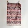 Lenço floral retrô elegante estilo étnico para mulheres, versátil para outono e inverno, com franjas, xale de cashmere sintético, capa de alta qualidade