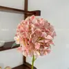 Ramo Simululado Flor de Hortensia Simulada Color Dopamina Adornos de Decoración para el Hogar y Bodas Arreglo Floral en Jarrón