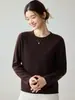 Suéter de cashmere macio, liso, de luxo leve para mulheres, com bainha enrolada, gola redonda, corte justo, mangas compridas e camada interna de tricô, perfeito para o inverno