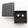 Exquisitos pendientes de estilo coreano con aguja de plata S925, pequeños y dulces pendientes de perlas de concha natural, elegantes pendientes con cuentas.