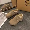 Sapatos da moda, com forro de fleece, totalmente fechados, estilo Birkenstock para mulheres, moda outono/inverno 2026, sapatos de algodão versáteis novos, tipo slip-on, sapatos estilo Birkenstock para mulheres