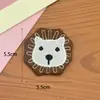 Entrega em 48 Horas, Leão de Pelúcia Cartoon com Enchimento de Algodão, Broche DIY, Acessórios Fofos para Roupas Infantis e Acessórios