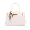 Elegante y estilosa bolsa pequeña cuadrada, nueva colección otoño 2026, bolsa tote simple y chic, bolso cruzado retro para mujer