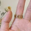Anel Medieval Retrô Liso Vazado para Mulheres Anel Dourado Francês com Design Aberto