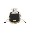 2023 novo cordão bolsa feminina moda moda cintura corrente ombro mensageiro saco estilo ocidental cadeia portátil pequena bolsa quadrada