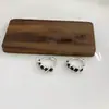 Brincos Estilo Coreano com Zircônia Envolvida para Mulheres, Design de Nicho de Luxo Leve, Exquisitos, Versáteis, Simples, Modernos e Elegantes