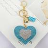 Nuevo llavero con borla de corazón con diamantes incrustados de terciopelo coreano, colgante para bolso, adorno para coche, regalo con forma de corazón de melocotón para niñas