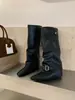 Botas marrons Maillard de salto alto empilhadas botas de montaria longas botas femininas 2026 Outono/Inverno bico quadrado finas longas