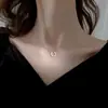 Collar de herradura de lujo ligero y de alta gama para mujer, diseño nicho, temperamento, cadena de clavícula en forma de U, moda, ventas directas de fábrica