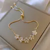 Pulsera con Diseño de Pétalo Micro-Pavimentada con Circonita Chapada en Oro Real de 14K Estilo Coreano Popular Estilo Genial Simple Pulsera para Mejor Amiga
