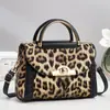 Bolso Cruzado Popular con Estampado de Leopardo para Mujer 2025 Nuevo Bolso Cruzado de un Solo Hombro Versátil Bolso Cuadrado Pequeño de Alta Gama