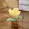 Planta em vaso mini tulipa de crochê, ornamento floral artificial de tricô feito à mão para mesa, presente, suporta personalização