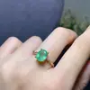 Los anillos de esmeralda natural son todos de oro incrustado, con alta claridad y un tamaño de aproximadamente 7*9 mm. Plata de ley 925 de incrustación de precisión.