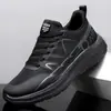 Sapatos casuais respiráveis de sola macia confortáveis para homens no atacado, tênis de corrida leves com sola grossa, novos e modernos, versáteis para homens