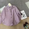 Milkshake de Taro / Moda Retrô Estilo Hong Kong Veludo Cotelê Elegante Manga Longa Solta Para Sobrepor Casual Cor Lisa Clareamento da Pele Jaqueta Camisa