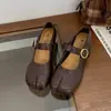 Sapatos Mary Jane retrô estilo francês com salto oculto, sapatos femininos estilo Birkenstock, nova coleção outono 2026, design de bico falso, sapatos pequenos de couro