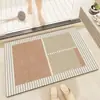 Tapete de piso de tierra de diatomeas con línea ondulada color crema para baño, absorbente de agua, secado rápido, antideslizante, resistente a la suciedad, felpudo para la entrada del baño