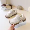 Zapatillas Deportivas para Niñas 2026 Primavera y Otoño Nuevas Anti-Pateo Ligeras para Correr para Niños Mayores, Modernas de Malla Zapatillas de Entrenamiento Alemanas