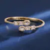 Pulsera Geométricamente Incrustada con Circonita de Lujo Cruzado Exquisita Elegante Moderna Sensación de Alta Gama Fiesta Regalo Diario Pulsera Versátil