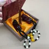 Pixiu Trazedor de Sorte com Cabeça Inclinada de Sândalo Roxo, Ornamento Portátil para Mão para Alívio do Estresse e Brincadeira, Pingente Portátil Masculino