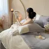 Juego de Ropa de Cama de Felpa de Leche de Lujo de Gama Alta de Cuatro Piezas Doble Cara Engrosado Cálido Estilo Sábana Funda de Edredón de Franela de Coral