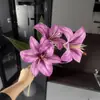 Flor de simulação roxa teto de auditório de casamento decoração de arranjo de flores de hotel fileira de flores parede de fundo de estrada flor artificial atacado