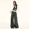 Conjunto Duas Peças Tendência Primavera 2026: Blusa Decote Ombro a Ombro Acinturada e Calça Larga Casual
