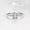 Anel de noivado e casamento simples em prata de lei 925 com zircônia moissanita de 1 quilate, quatro garras, joia de moda transfronteiriça europeia e americana