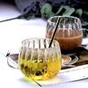 Taza de Vidrio Transparente con Pétalos y Rayas Verticales con Asa para Té y Agua de Oficina, Taza de Té para el Hogar, Taza Individual Redonda Divertida