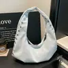 2026 Nova Moda Estilo Retrô Nicho Rebite Bolsa de Axila High-End Casual Simples Uma Alça Transversal