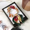 Bufanda Cuadrada de Moda Versátil Estilo Coreano Floral 70% Seda Artificial Pañuelo de Cuello Pañuelo de Cuello de Alto Grado con Puntos Venta al por Mayor