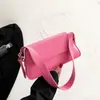 Bolsa Pequena Transversal Marrom de Alta Qualidade Nicho para Mulheres Primavera e Verão 2025 Nova Tendência Versátil Bolsa de Ombro Bolsa de Braço