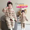 Pijama de forro polar coral para niños, engrosado para otoño e invierno, estilo nuevo, conjunto de franela para niñas y bebés, ropa de estar con cuello alto para niñas