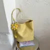 Bolsos de Mujer de Nueva Nicho Transfronterizos 2026 Nuevo Bolso Cruzado de Correa Única Versátil con Textura de Alta Gama Bolso de Mano Bolso Cubo