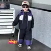 Traje de Bloques de Color Bordado para Niños de Primavera y Otoño Estilo Coreano Cortavientos Guapo para Niños Conjunto de Dos Piezas Ropa para Niños Pequeños y Niños Pequeños Comercio Exterior