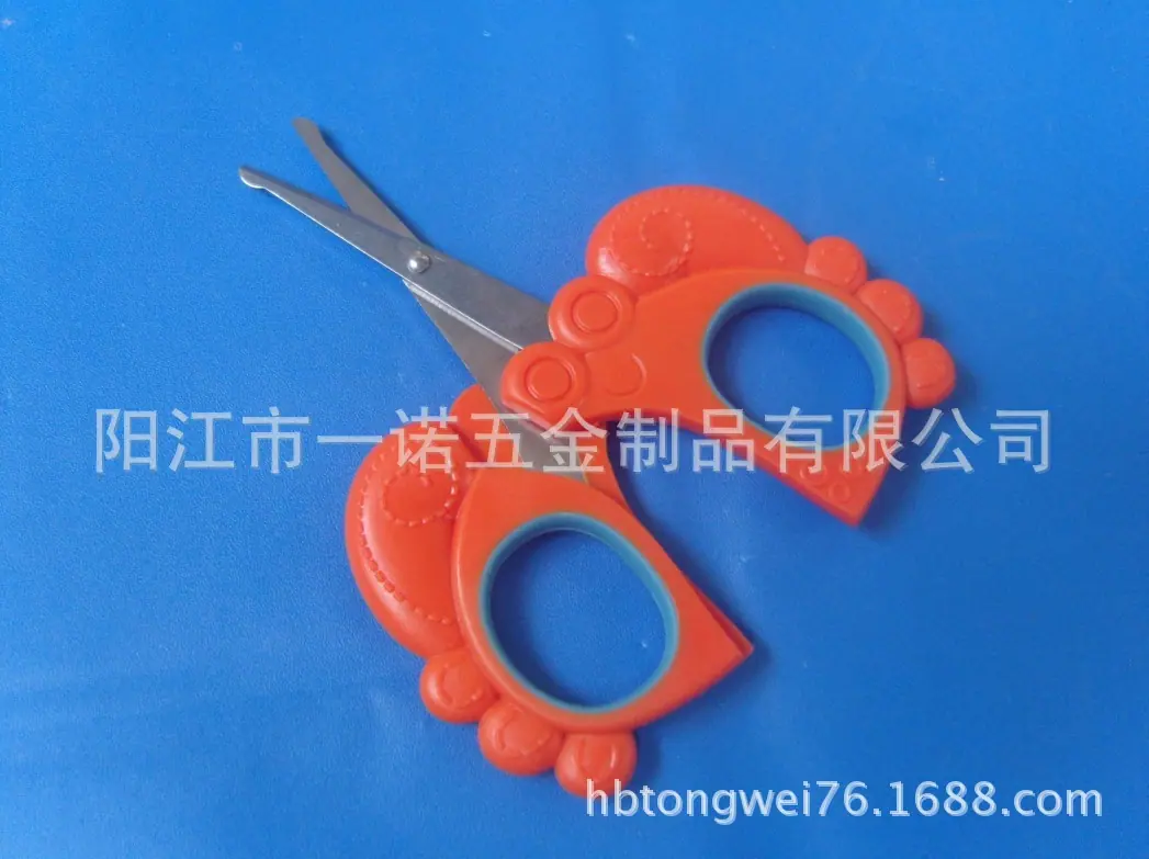 剪刀照片 028E尺寸10X6.9cm,五金厚度1.5MM,