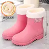 Botas de Chuva para Mulheres, Botas de Chuva Estudantis Coreanas, Sapatos de Borracha Aveludados de Inverno, Galochas Antiderrapantes com Solado Grosso, Calçados Externos da Moda, Sapatos Aquáticos Fofos