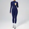 Nuevo conjunto deportivo ajustado de Amazon para mujer, de secado rápido, transpirable, de tres piezas, tipo cárdigan, para yoga.