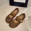 Zapatos de tacón bajo individuales pequeños con estampado de leopardo retro para mujer, nuevo estilo verano 2026, suela suave, elegantes zapatos de noche, punta redonda, corte bajo, zapatos Mary Jane