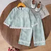 Conjunto de Duas Peças para Bebê Menina Verde Claro Estampa Retrô Top com Renda + Calça Longa de Pernas Largas Conjunto Fresco Estilo Chinês