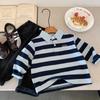 Sudadera para niño, ropa de primavera y otoño de 2024, top de rayas coreanas para niños, polo holgado con letras para niños, suave y encerado, de moda.