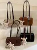 Bolso de hombro Shuai Mi Home 2026 de gran capacidad, un bolso de mano elegante y único con un diseño retro y minimalista, perfecto para llevar debajo del brazo.