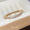 Pulsera de Acero de Titanio que No se Desvanece para Mujer, Galvanizado al Vacío de 18K, Pulsera con Cierre de Moda Versátil, Joyería Transfronteriza