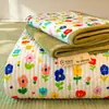 Funda de Cama Cálida Engrosada Juego de Tres Piezas Vellón de Leche Temporada de Otoño e Invierno Protector de Cama Cubierta de Cama Más Terciopelo Simple para Cama Cubierta Protectora